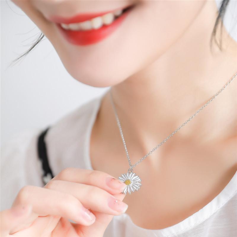 G-Dragon Daisy Necklace